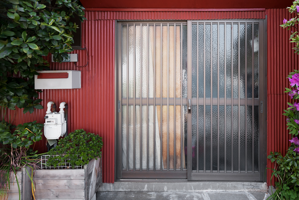 How to Choose the Perfect Industrial Door for Your Home or Office