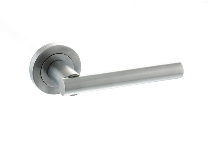 Atlantic STATUS Nebraska Lever on Round Rose - Satin Chrome